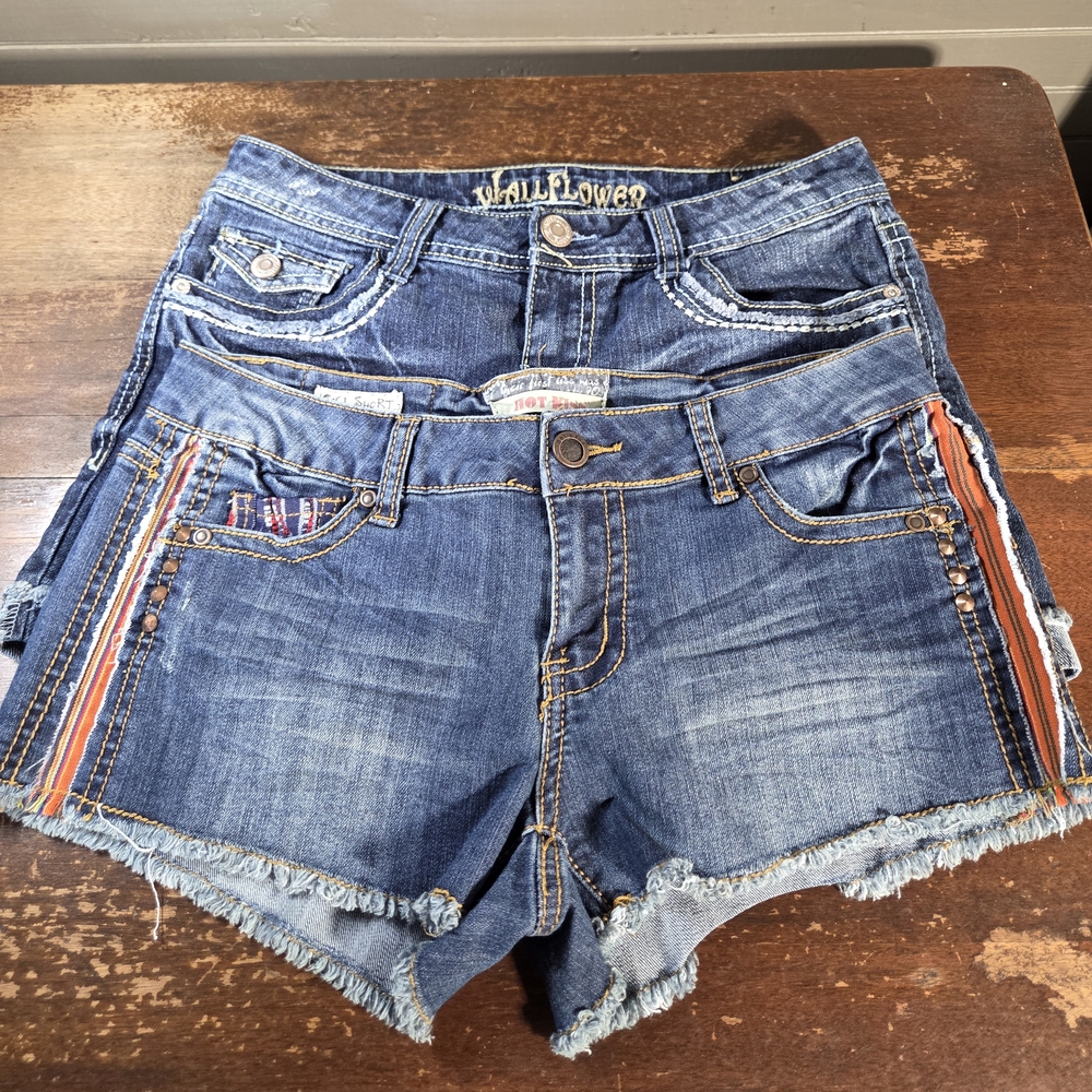 Wallflower & Hot Kiss Women's Blue Denim Shorts
